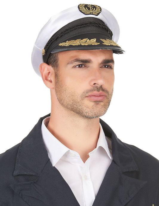 Vue de profil du chapeau de capitaine marin