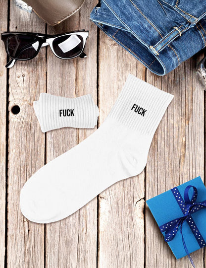 Bele nogavice, jebi moškega.