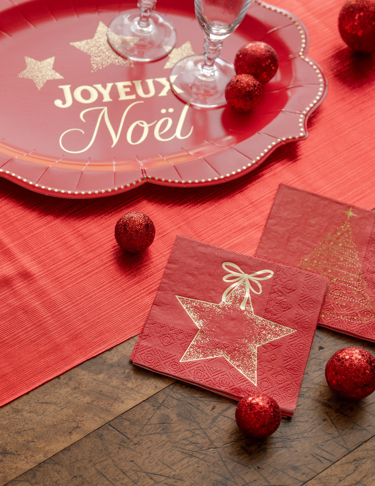 Chemin de table brillant rouge 27 cm x 2,5 m