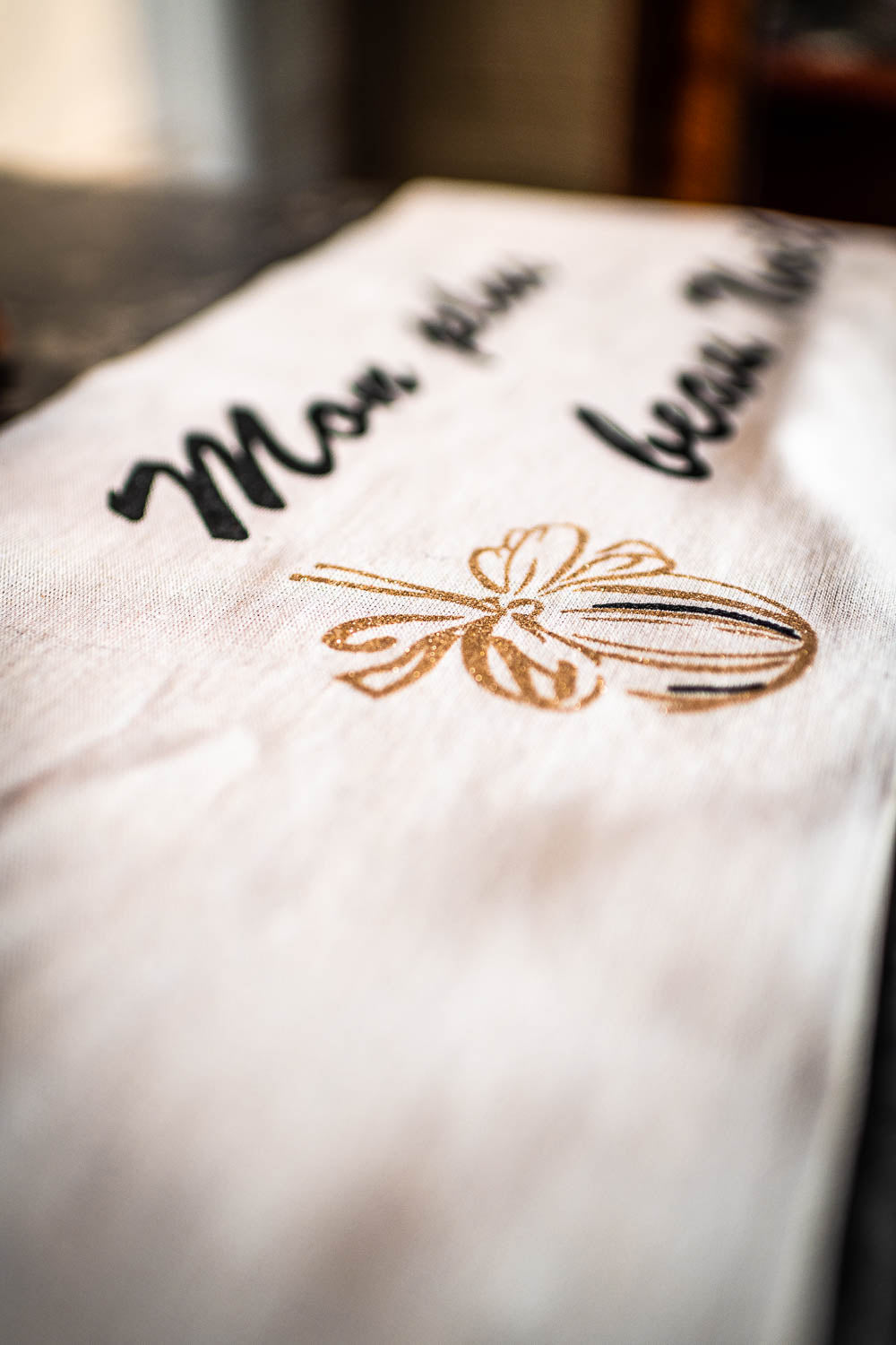 Laneni prt za mizo, moj najlepši božič, črno-zlati, 28 cm x 5 m naravna