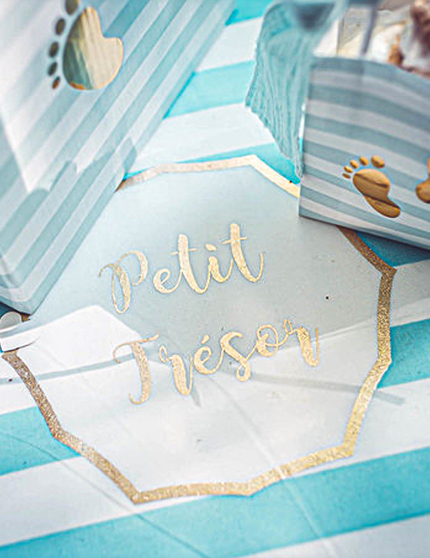 Majhen črtast modro-zlat prt za mizo 28 cm x 5 m blaga