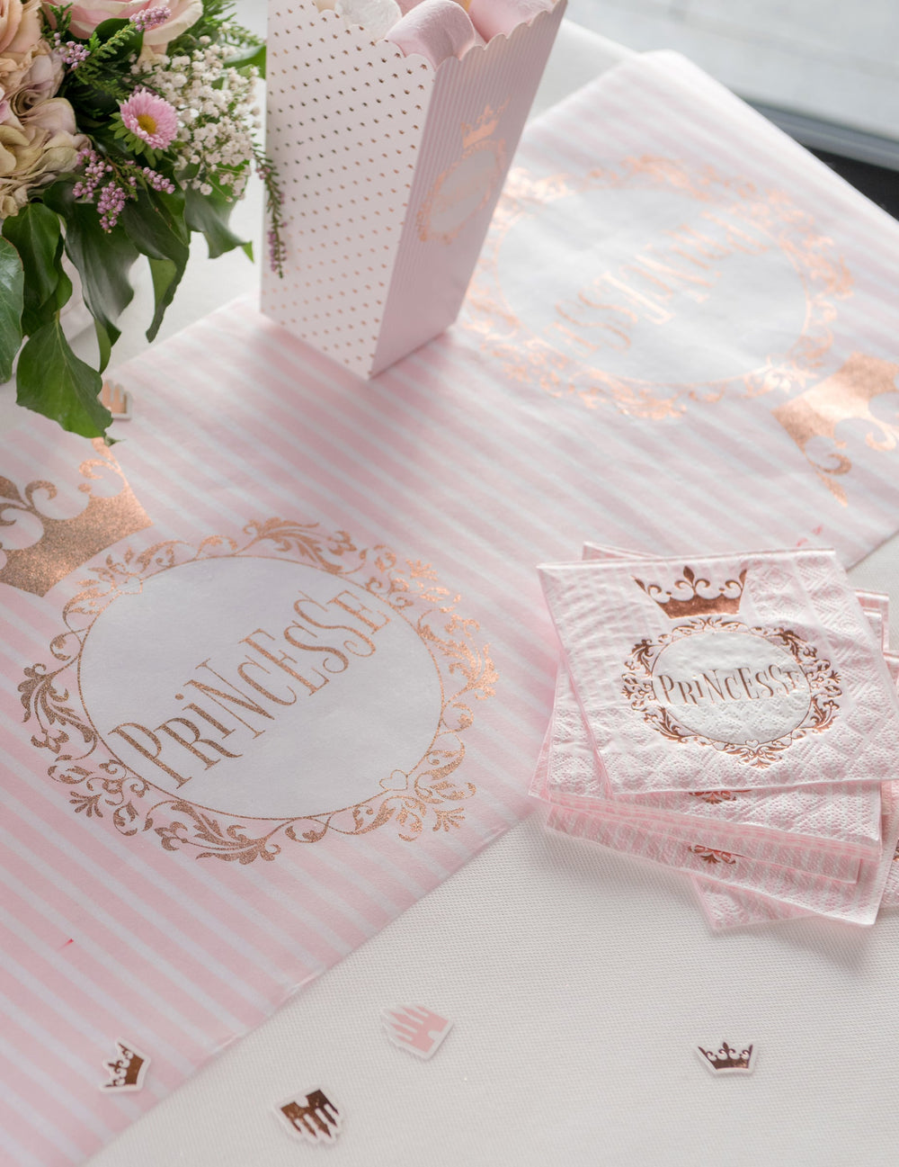 Mise en scène de la décoration de table du chemin de table Princesse