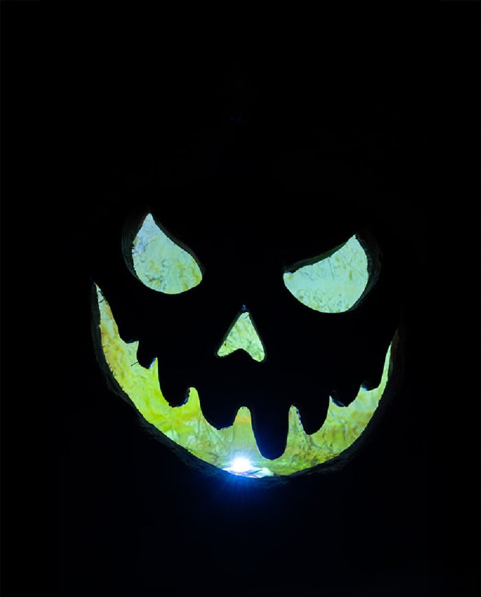 Svetleča strašljiva buča 33 cm