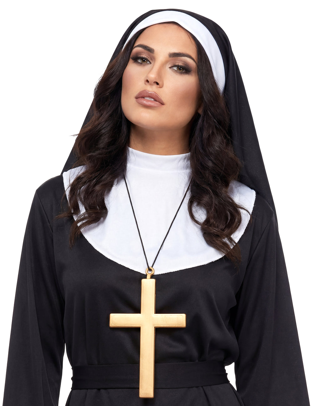 Vue du pendentif porté sur un costume de nonne du collier croix de moine