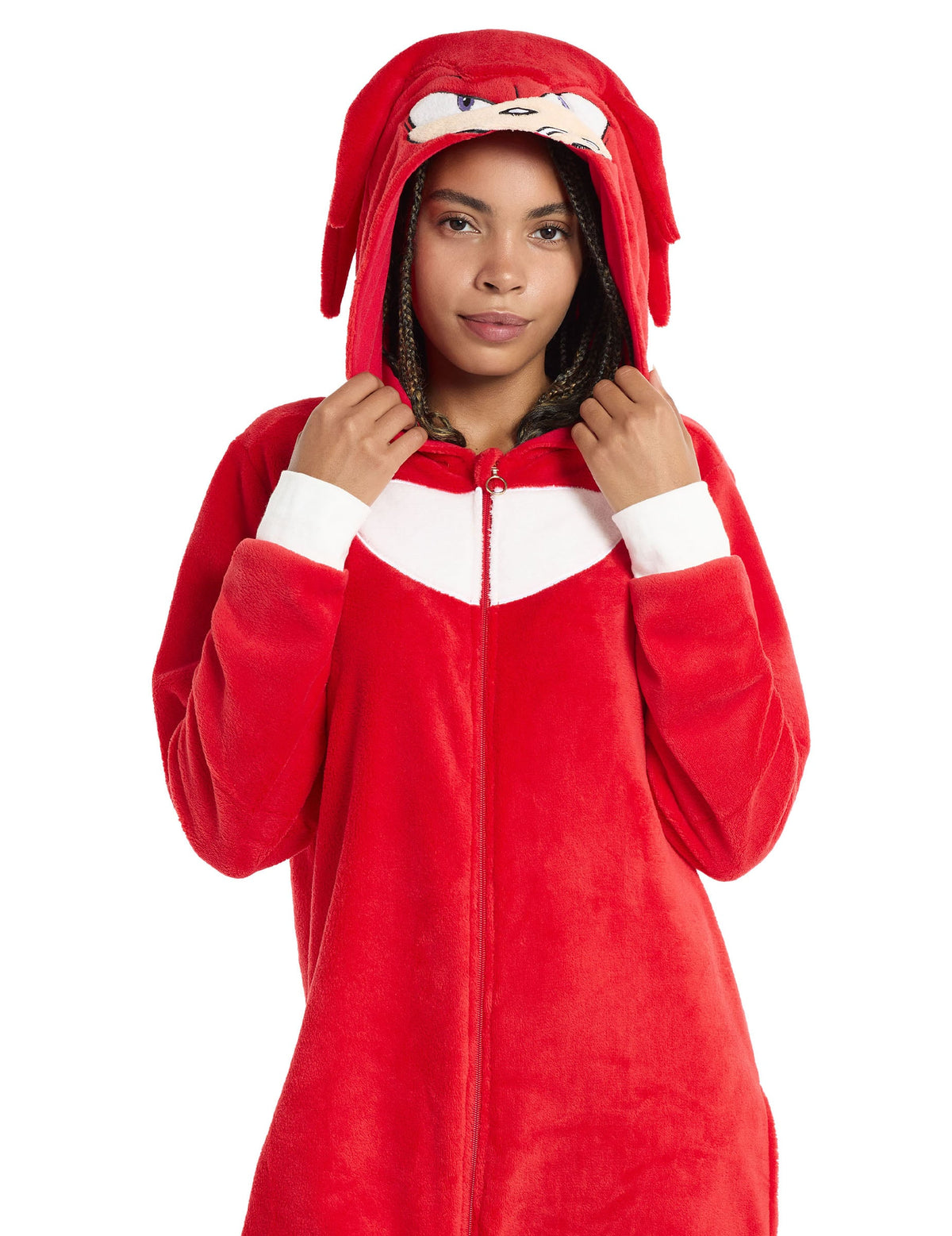 Gros plan sur le buste et la capuche de la combinaison Knuckles Sonic™