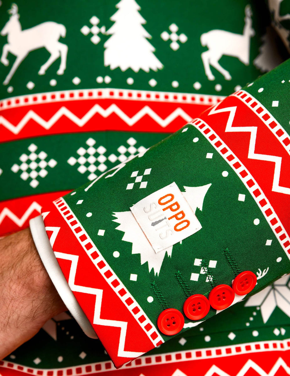 Podrobnost rokava in etikete kostuma Mr. Festive za moški