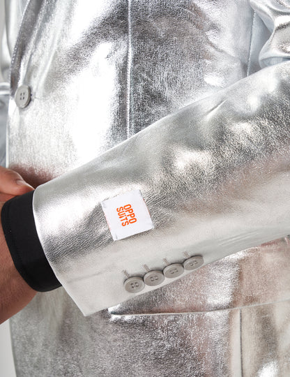Kostum g. Shiny Silver Man je nasprotoval
