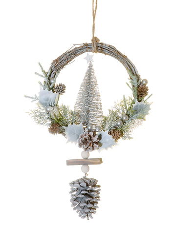 Obesna krona z zasneženim božičnim drevescem 39 cm 