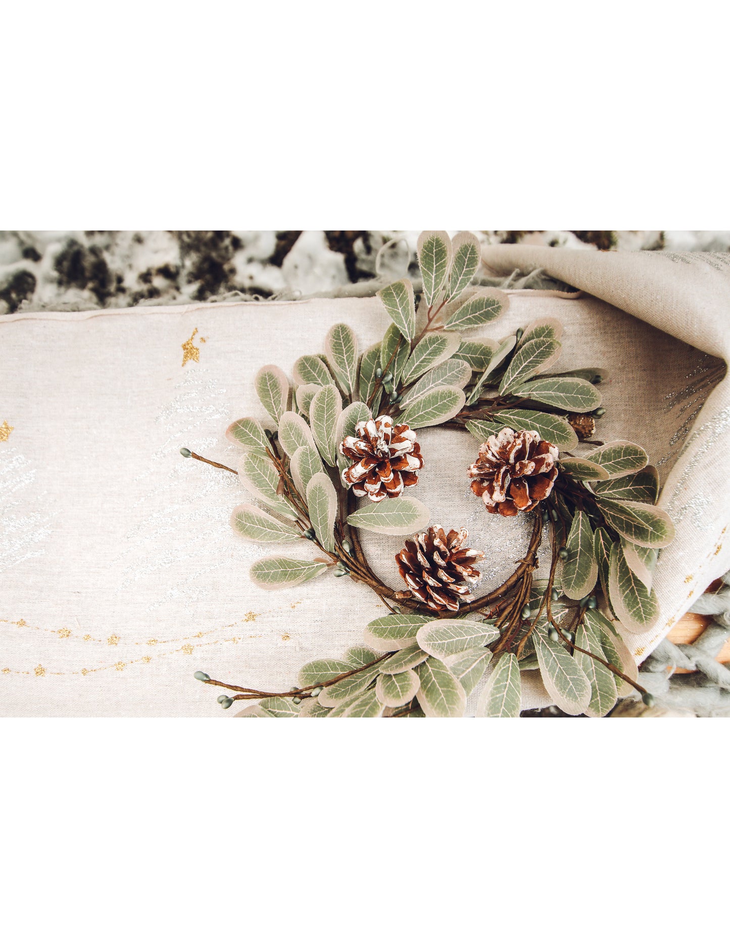 Božični venček iz evkaliptusa in storža 35 cm naravno