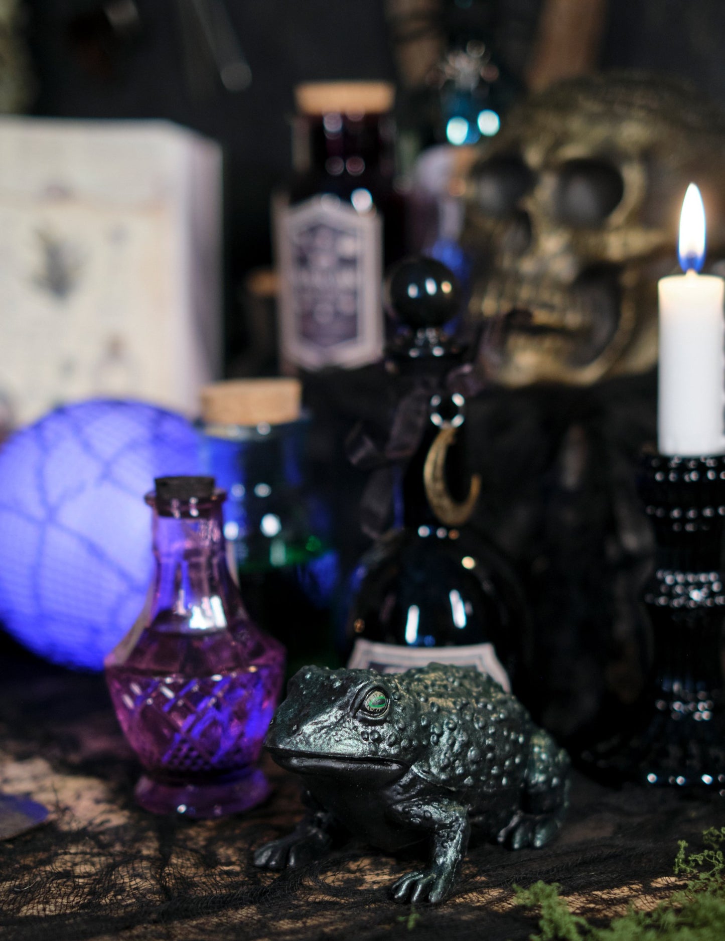 Iridescentna zelena plastična krastača 12.5 cm