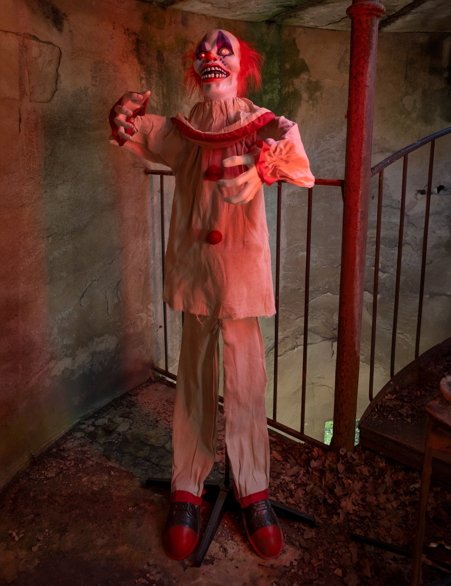 Animirana dekoracija strašljivega klovna 153 cm