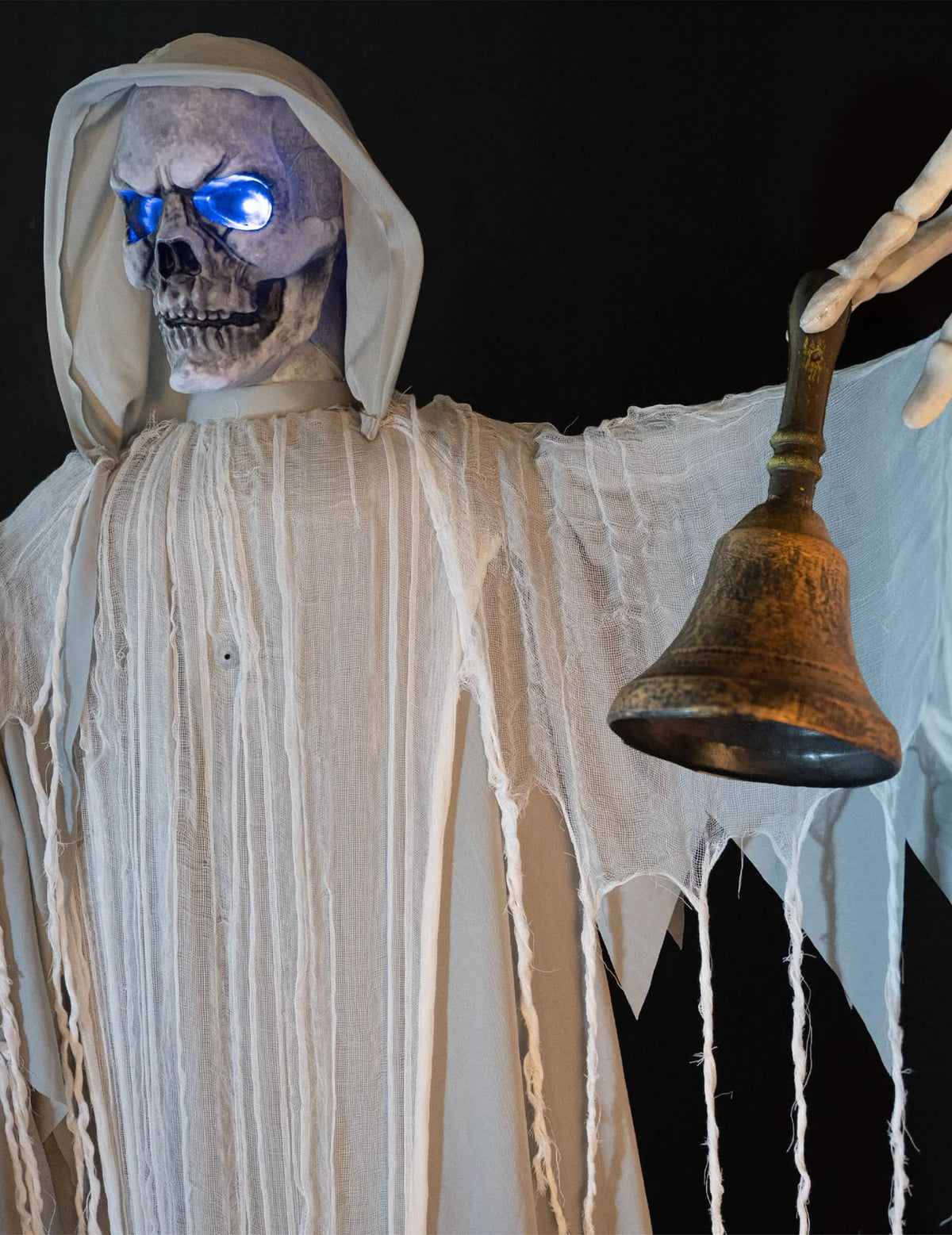 Animirana dekoracija skeletni kosavec z zvoncem 182 cm