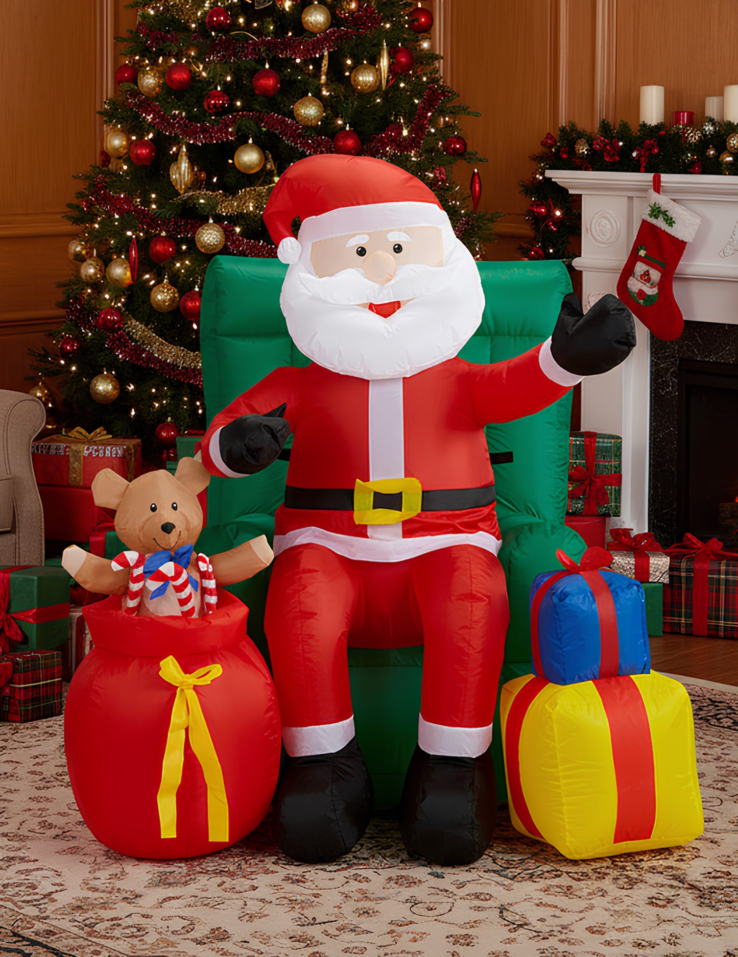 Napihljiva animirana dekoracija Božiček, ki sedi z darili 122 cm 