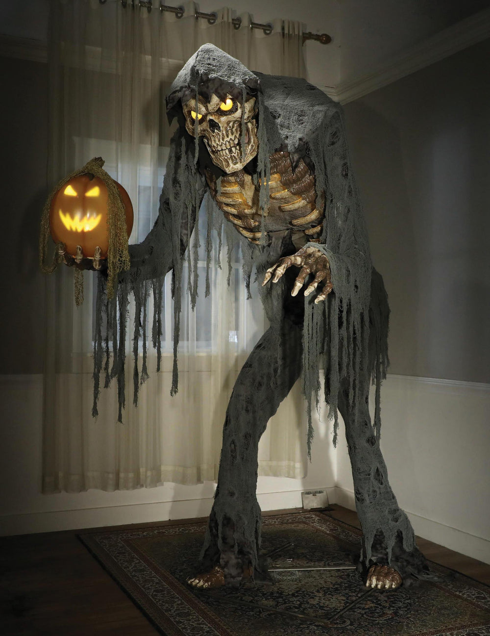 Décoration animée Jack l'Épouvantail pour Halloween gris avec bras articulés son et lumières