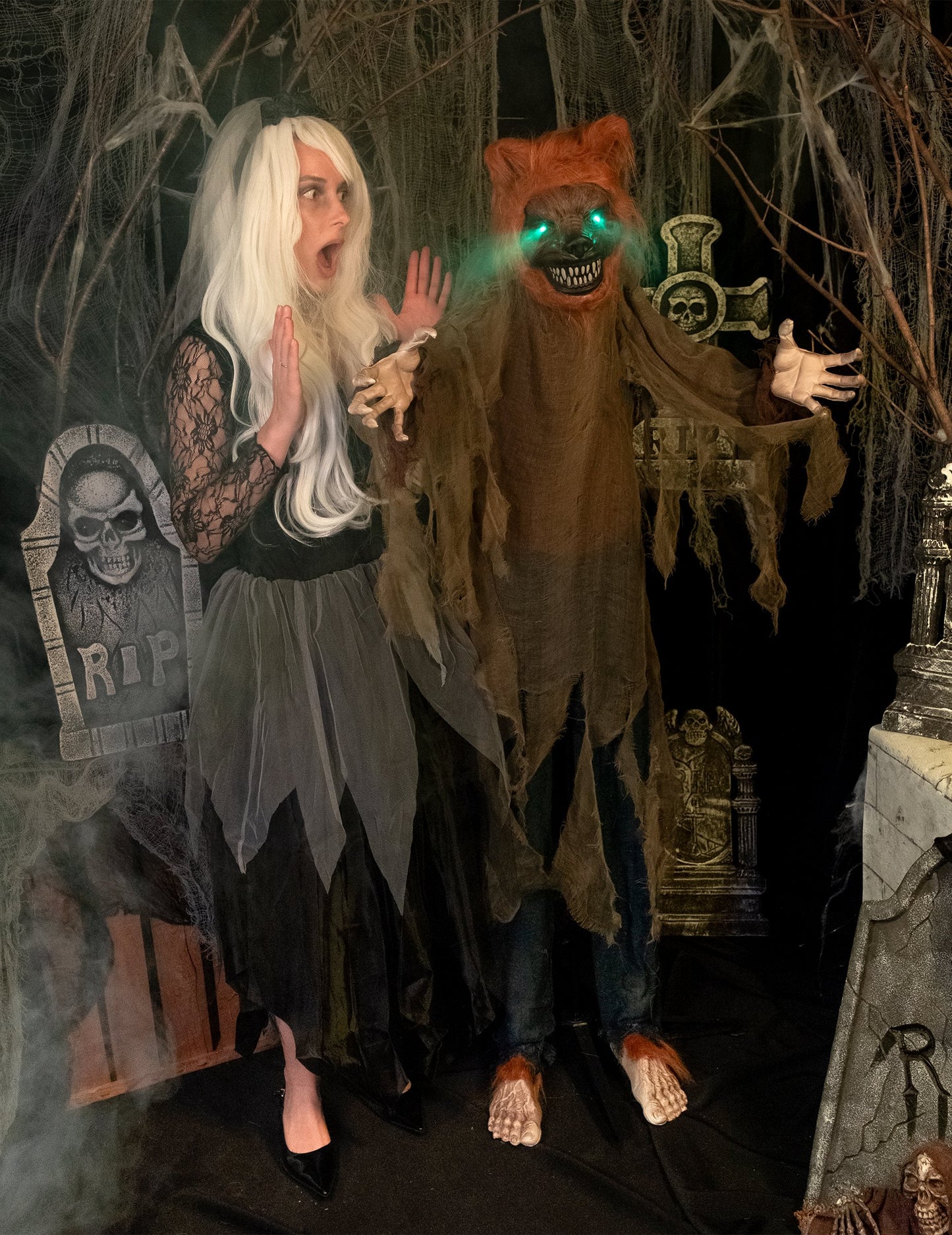 Animirani zvok in lahka dekoracija Bad Wolf 160 cm