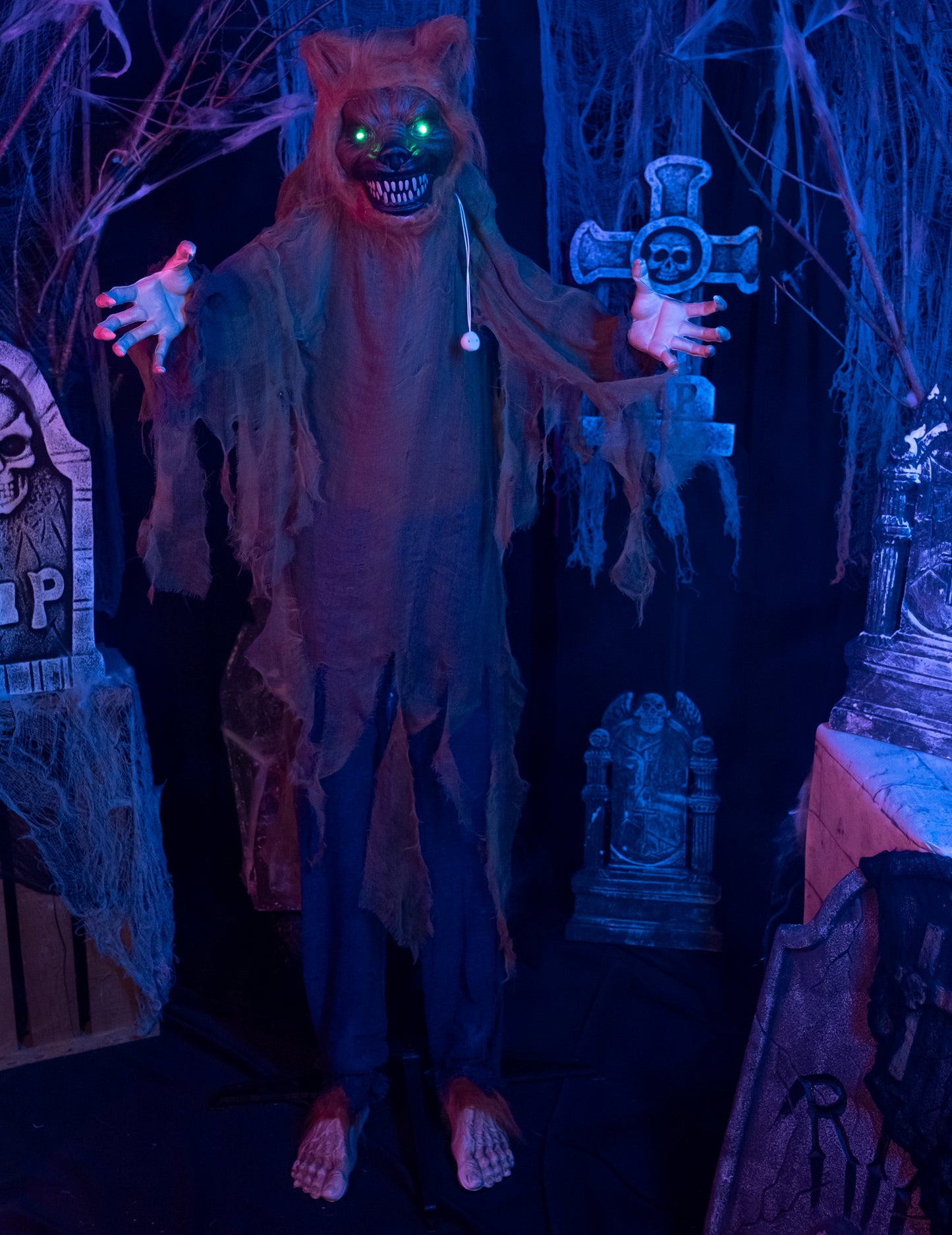 Animirani zvok in lahka dekoracija Bad Wolf 160 cm