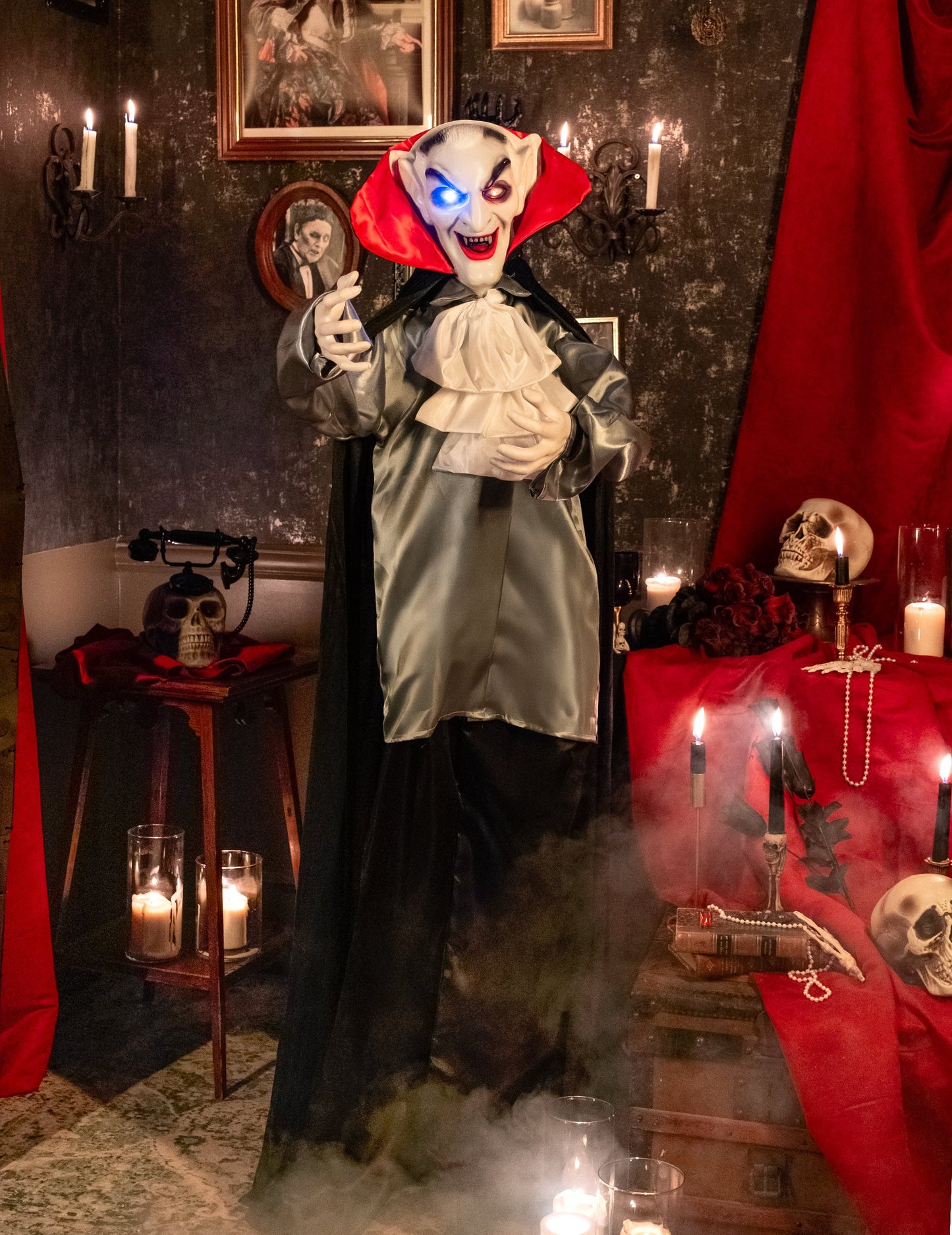 Animirani zvok in lahka dekoracija vampirski nasmejan 165 cm