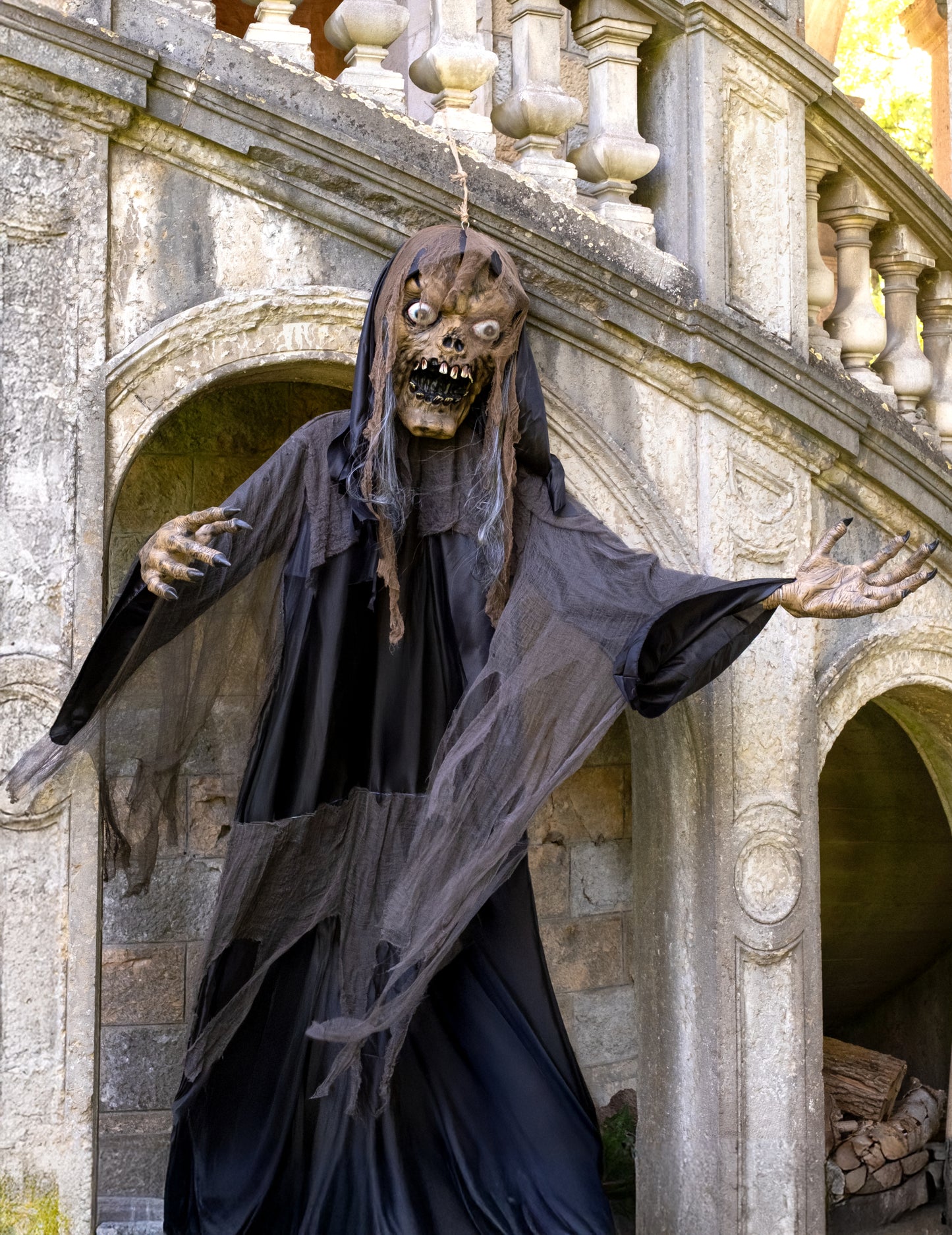 Velikanska dekoracija za noč čarovnic: viseča čarovnica/zombi, 3,50 m