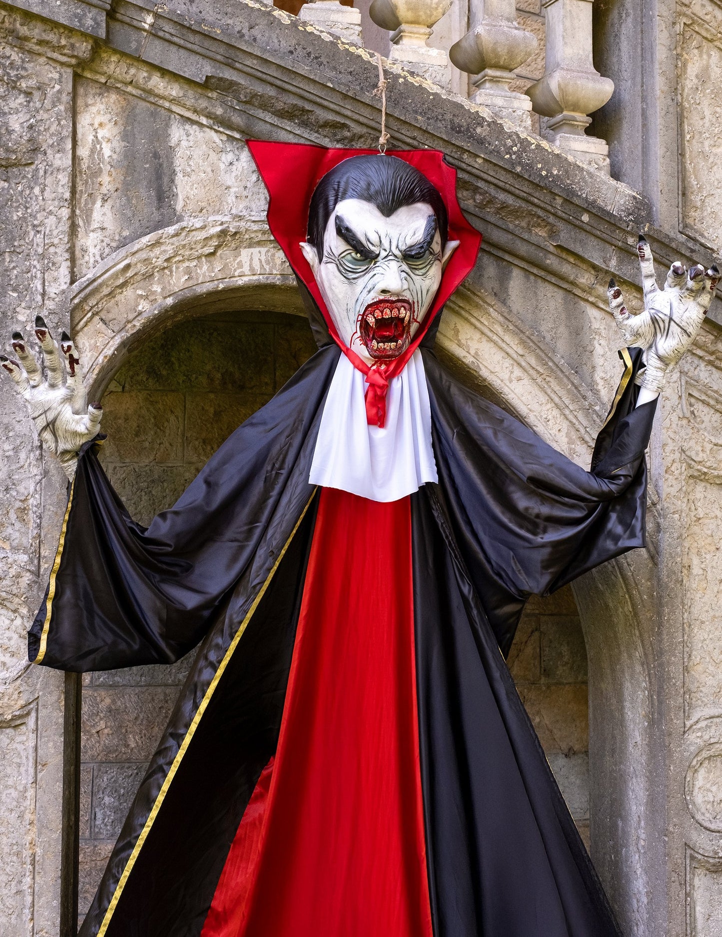 Okraskano obešanje vampirja Halloween 320 cm