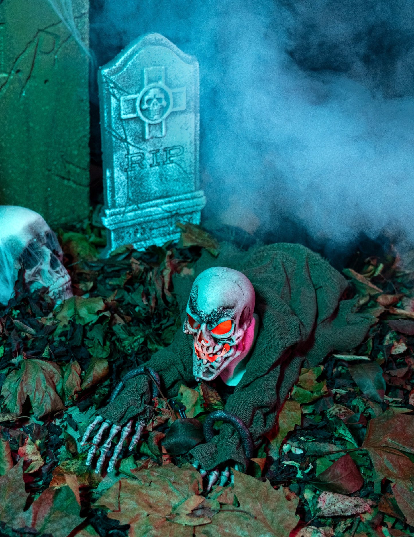 Luminozna in zvočna animirana okostja dekoracije Halloween