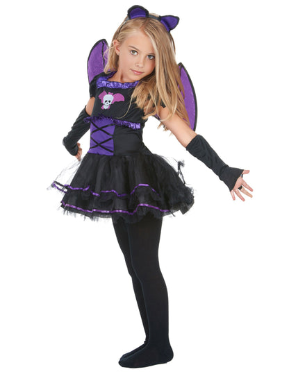 Preoblekano črno in vijolično dekle