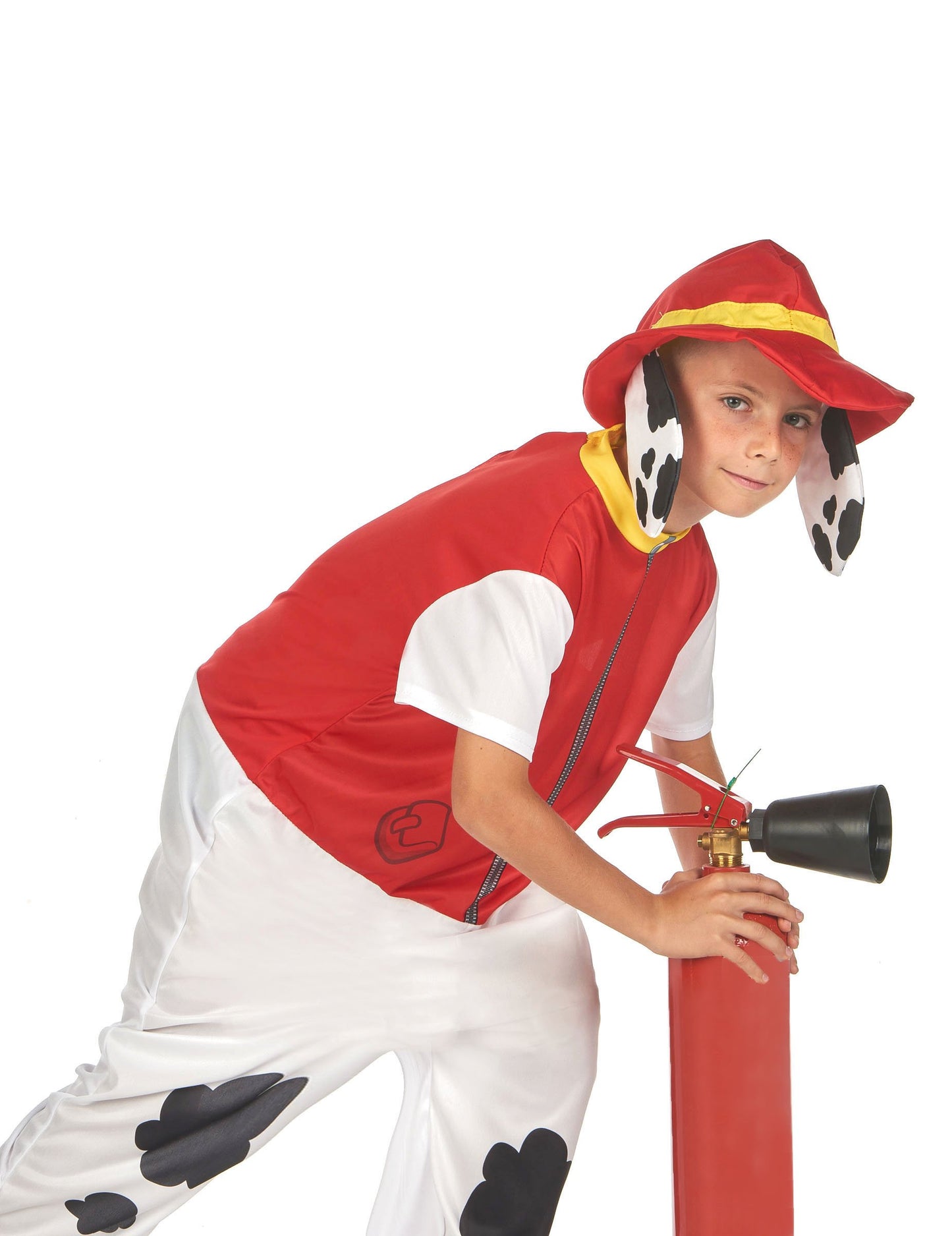 Otroški rdeči gasilec preoblečen