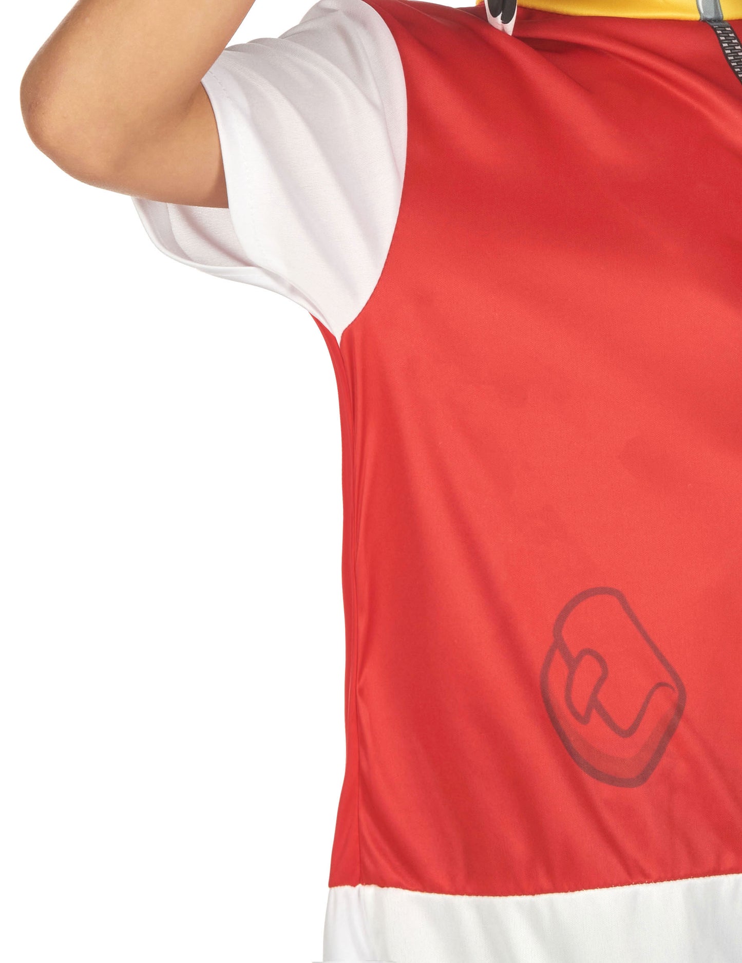 Otroški rdeči gasilec preoblečen