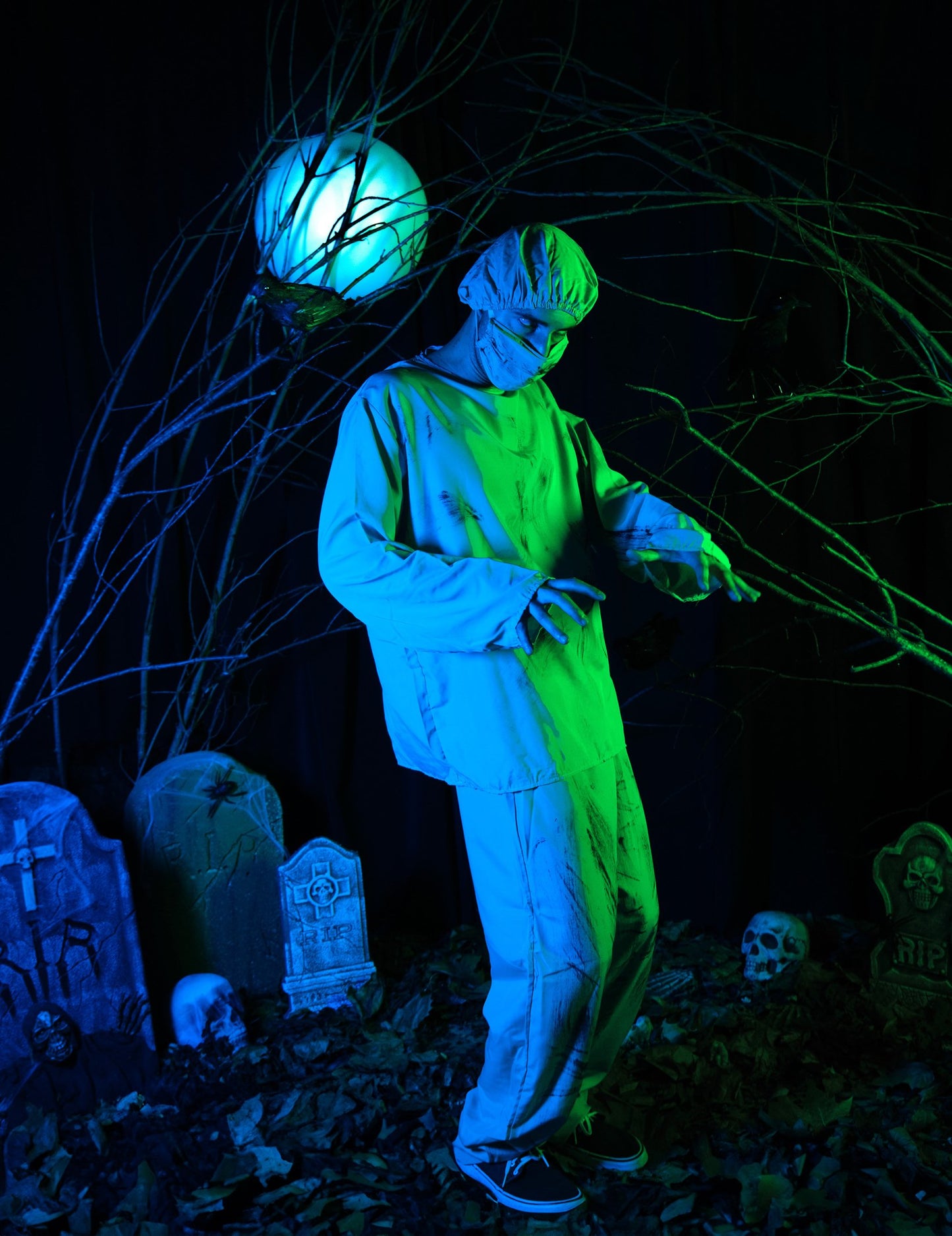 Preobleka za zombi za odrasle čarovnice