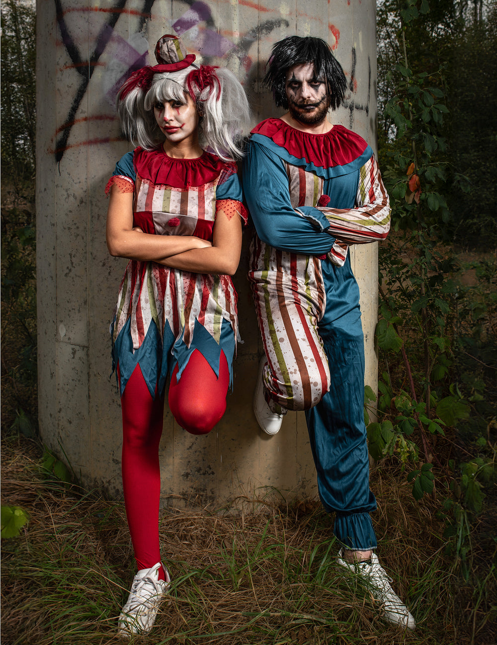 Mise en situation du déguisement clown tueur coloré Halloween