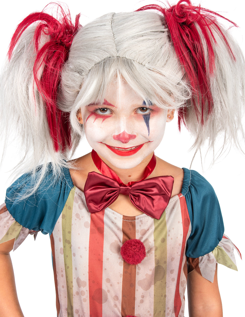 Gros plan sur le maquillage et la perruque du déguisement de clown tueur coloré pour fille