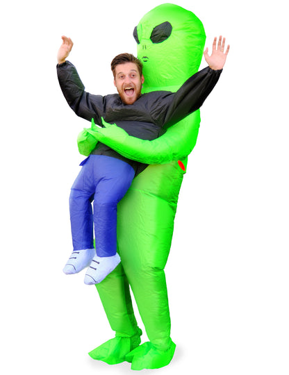 Vue de face du déguisement gonflable porté par un alien pour adulte