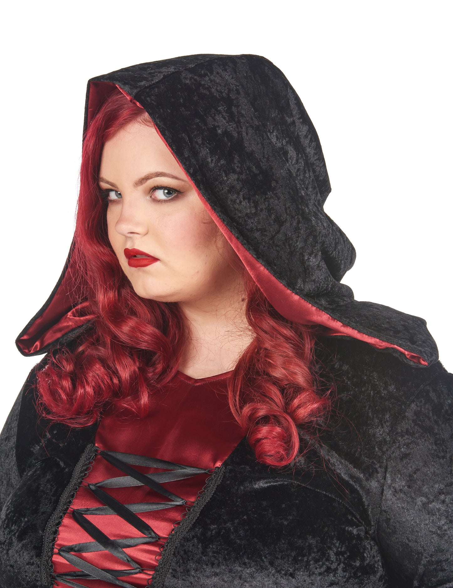 Velik kostum gotske velikosti z rdečo in črno žensko kapuco