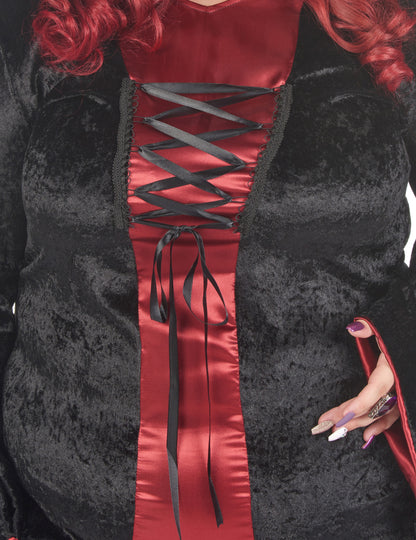 Velik kostum gotske velikosti z rdečo in črno žensko kapuco