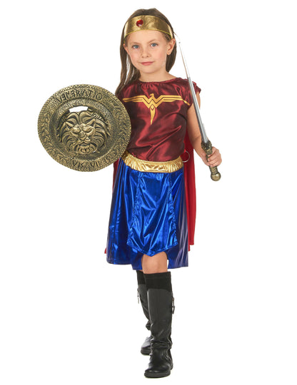 Amazon Girl Warrior preoblečena