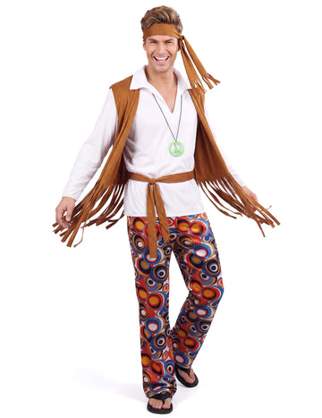 Rjavi hipi in beli moški preoblečeni