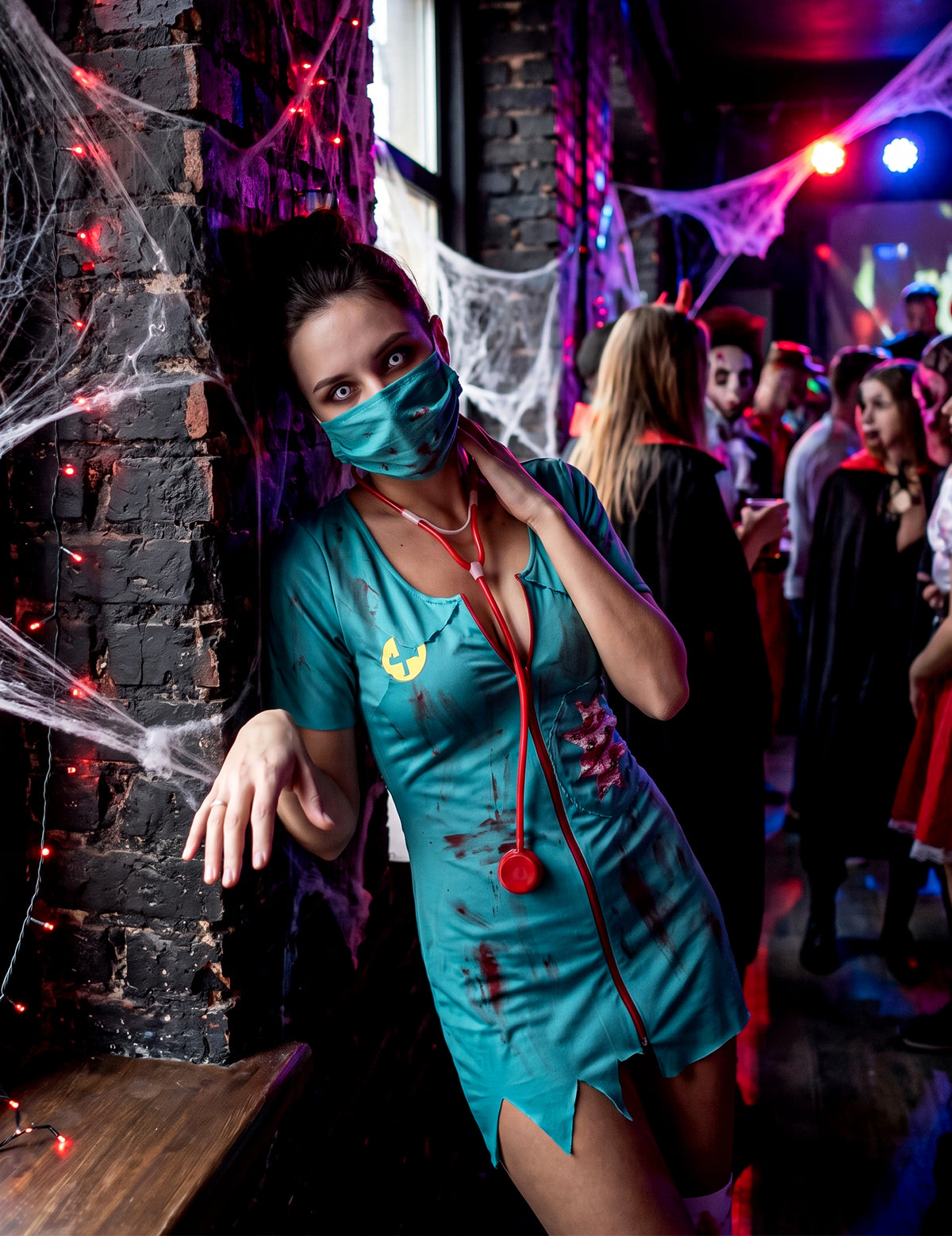 Medicinska sestra zombi ženska