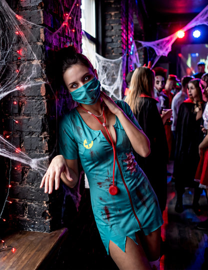 Medicinska sestra zombi ženska