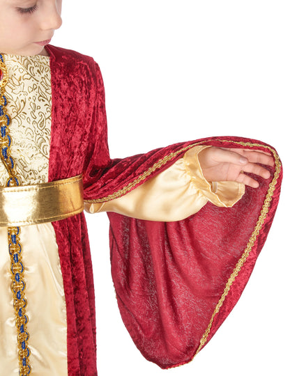 Povečan pogled na zlat notranjost rokava obleke srednjeveške kraljice za dekleta