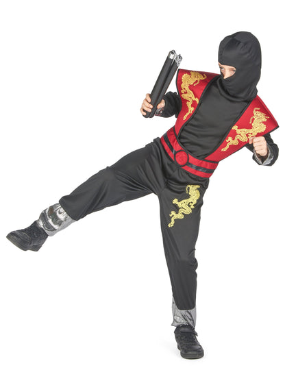 Ninja preoblečena rumeni fant