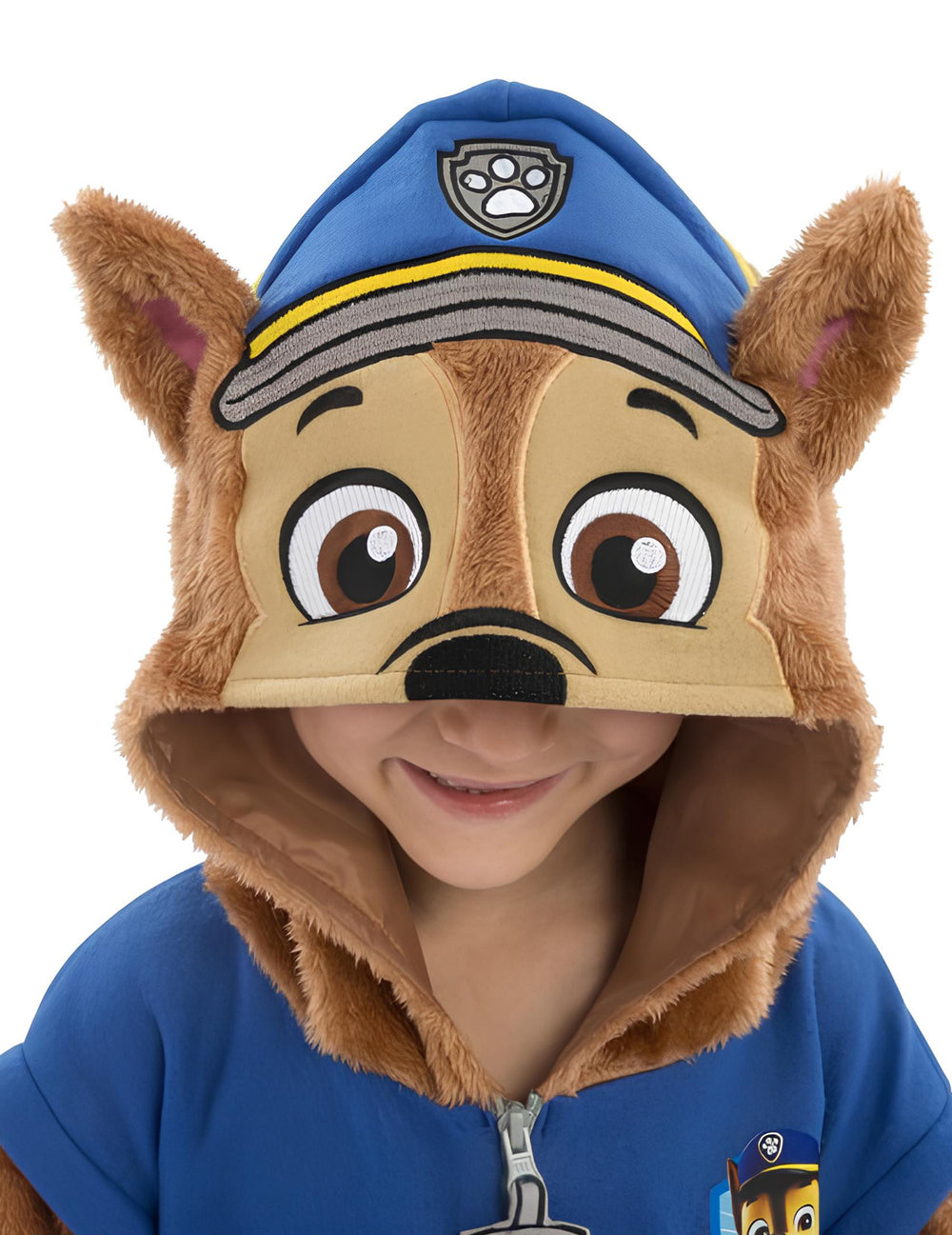 Gros plan sur la capuche du déguisement Chase Pat'Patrouille
