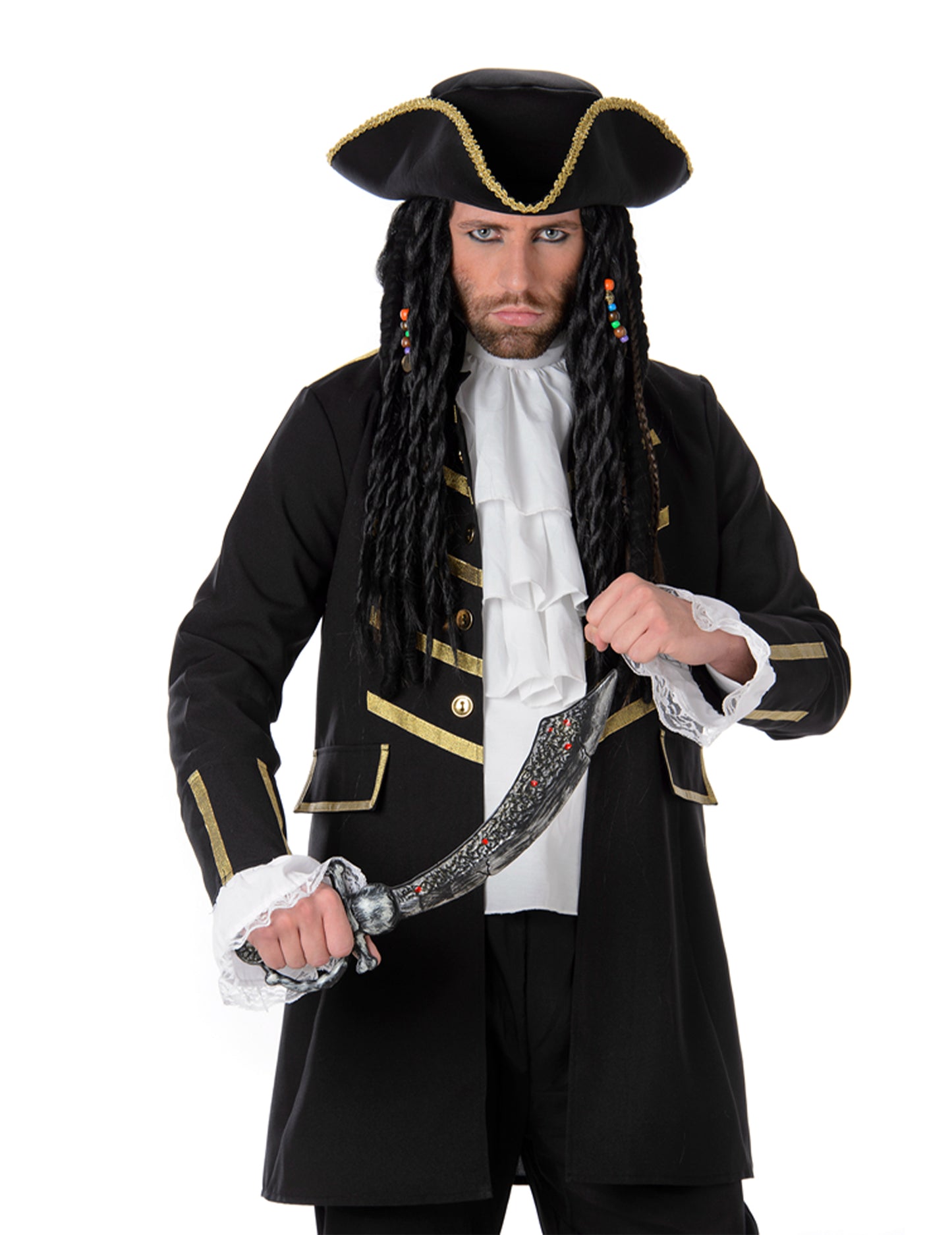 Gros plan sur le buste et le sabre du déguisement de pirate pour homme noir et doré