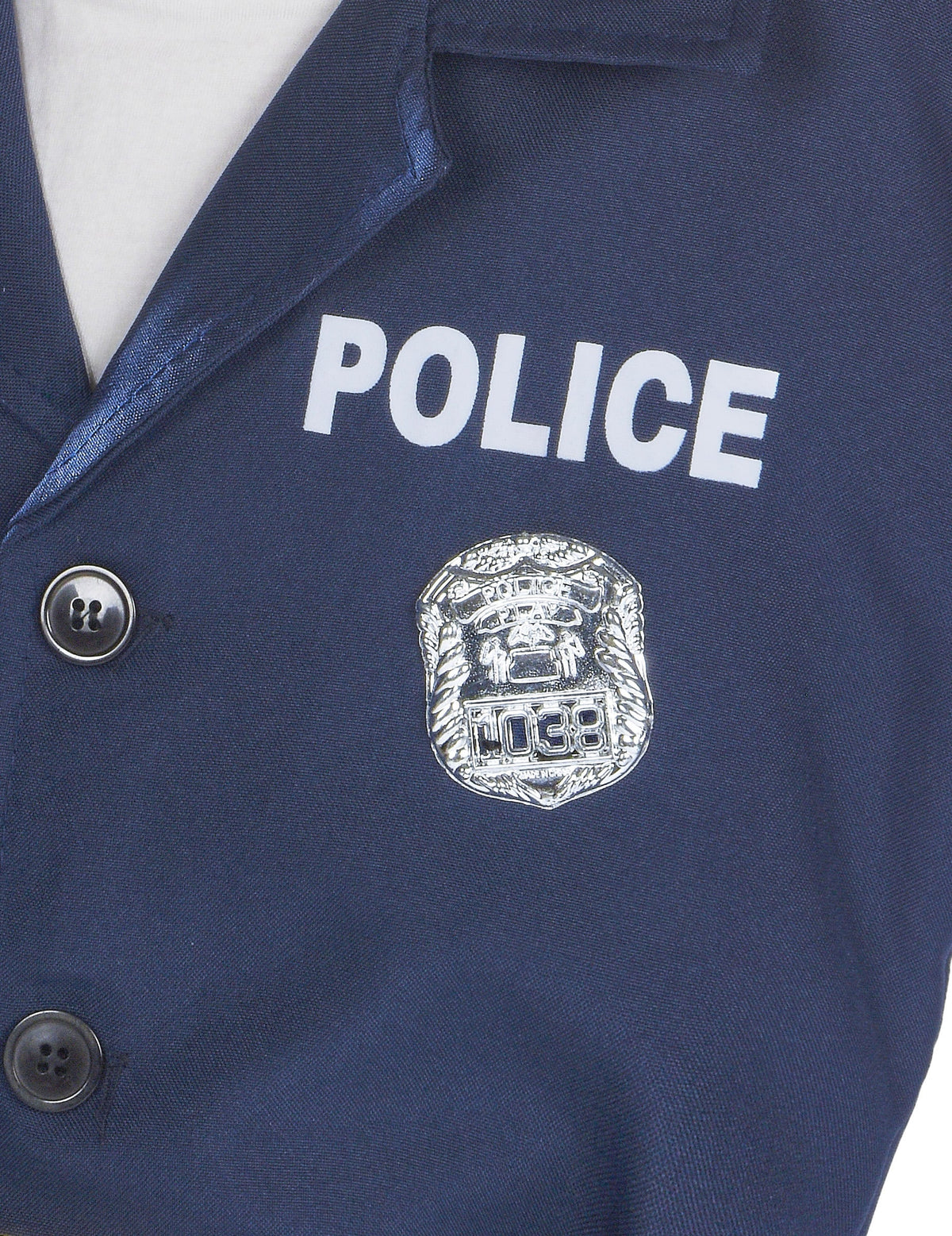 Détail de l'inscription POLICE et du badge du déguisement policier luxe pour garçon