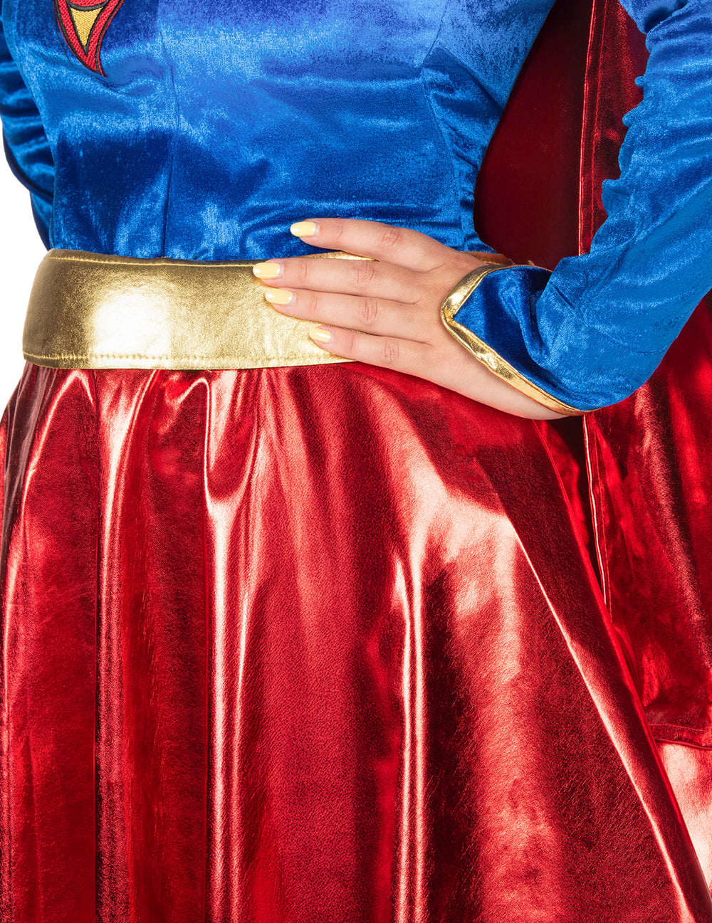 Détail de la ceinture dorée et du haut du déguisement sexy Supergirl pour femme