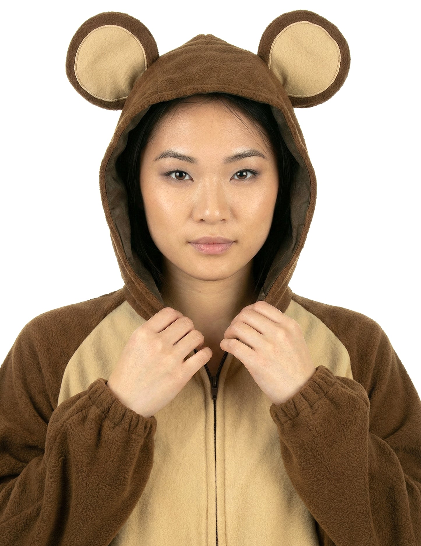 Gros plan sur la capuche à oreilles du déguisement de singe pour femme