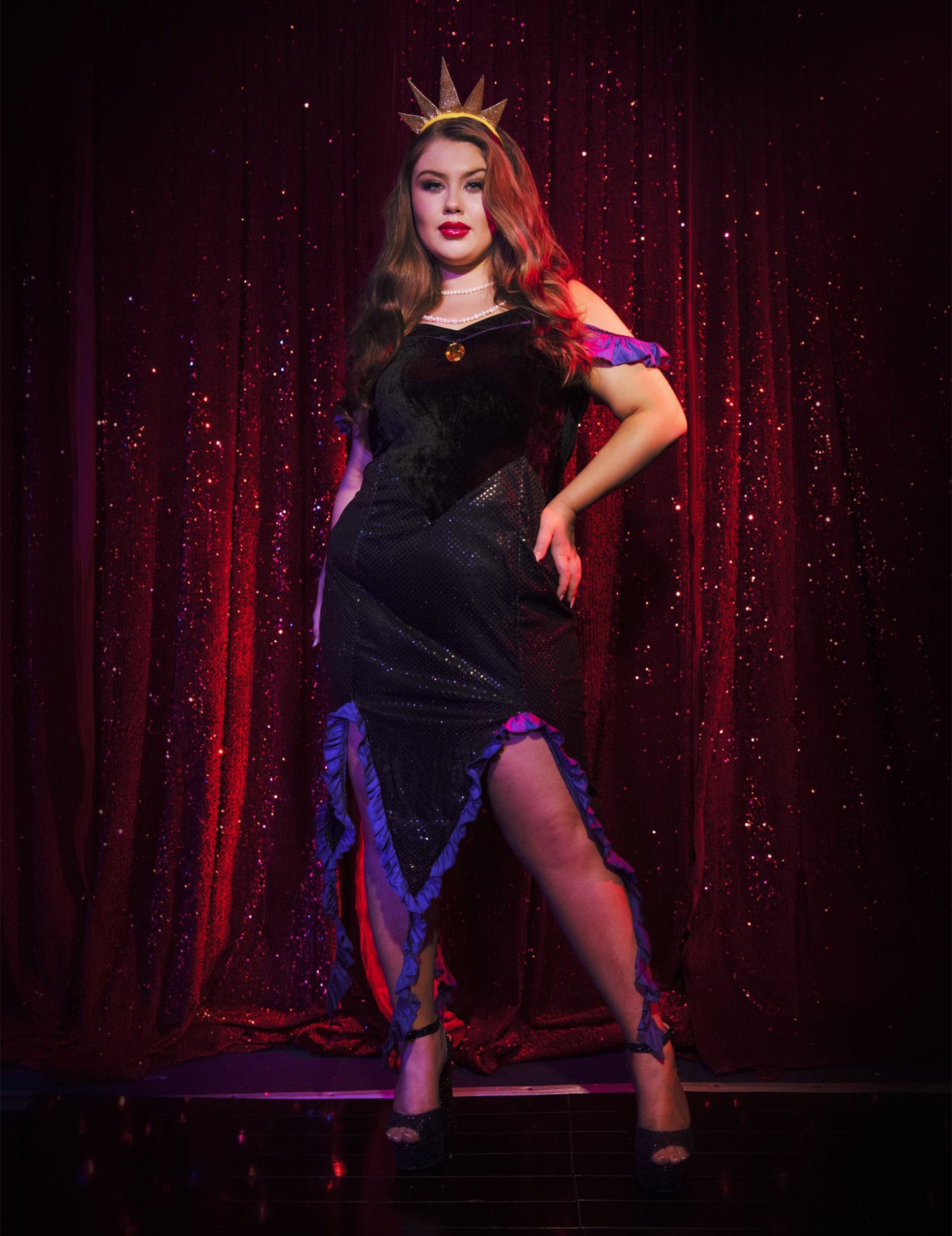 Ženska sed ženska poročni kostum