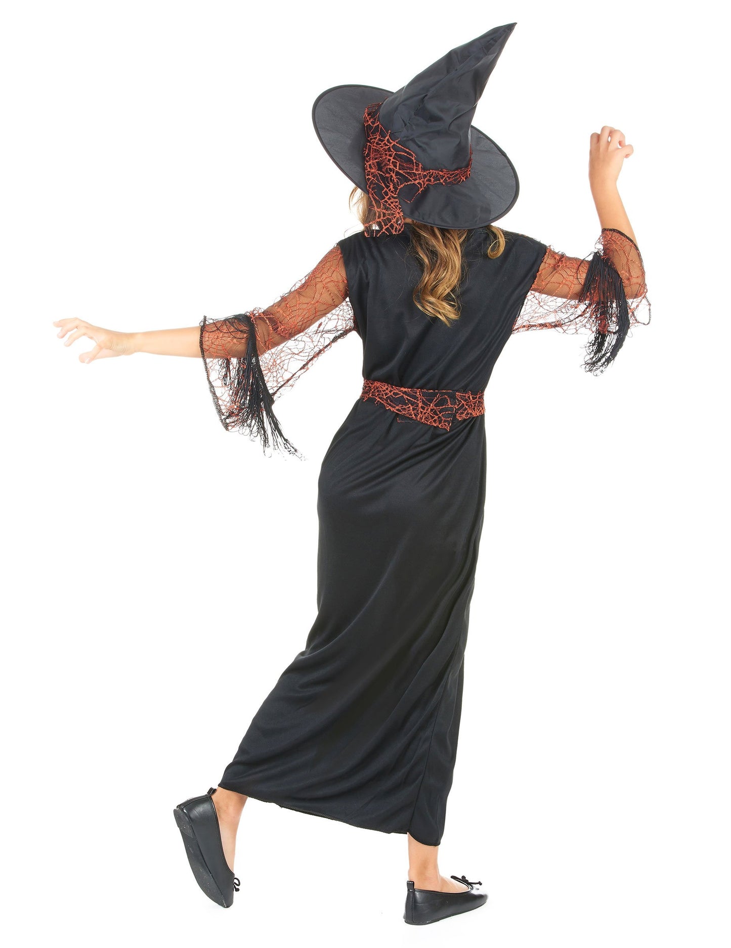 Halloween črna čarovnica preoblečena