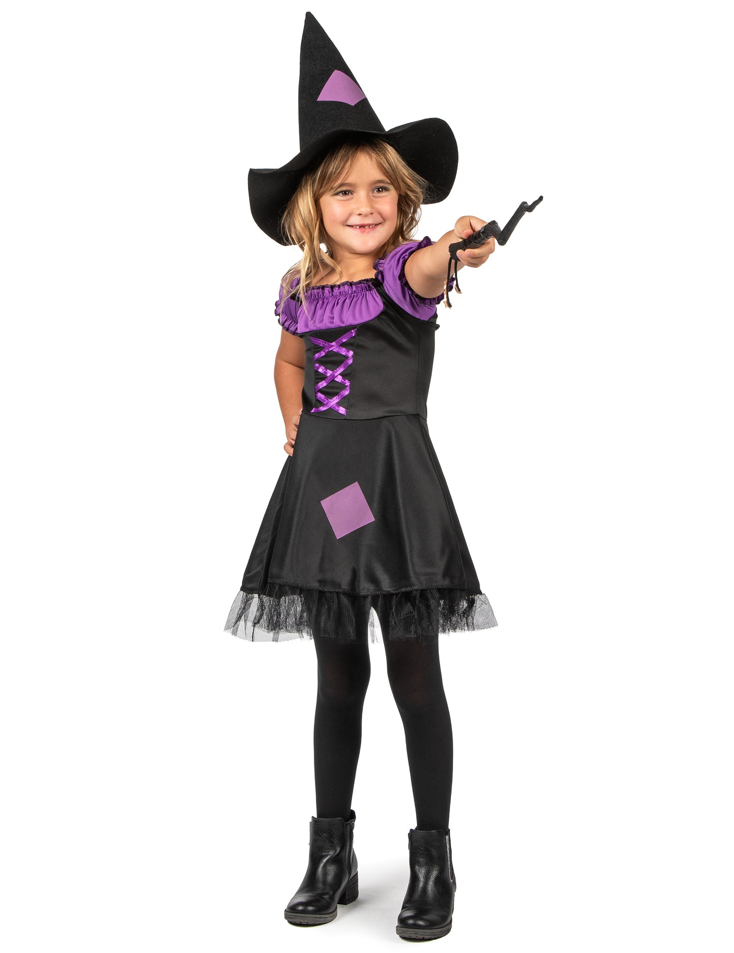 Violeta čarovnica preoblečena s klobukom