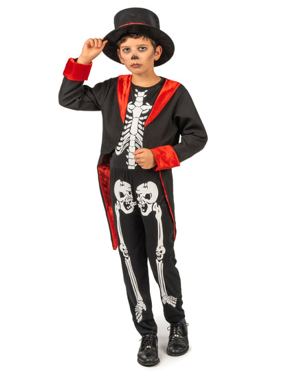 Šik fant skeletnega kostuma