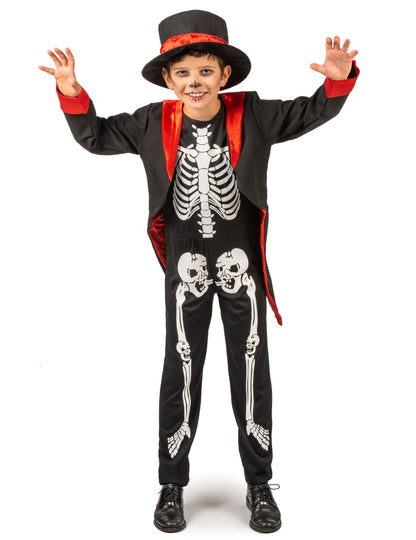 Šik fant skeletnega kostuma