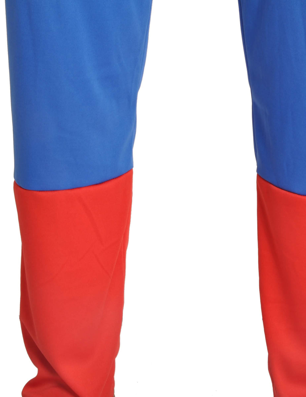 Podrobnost spodnjega dela nog in nadškornjev kostuma Superman DC Comics™